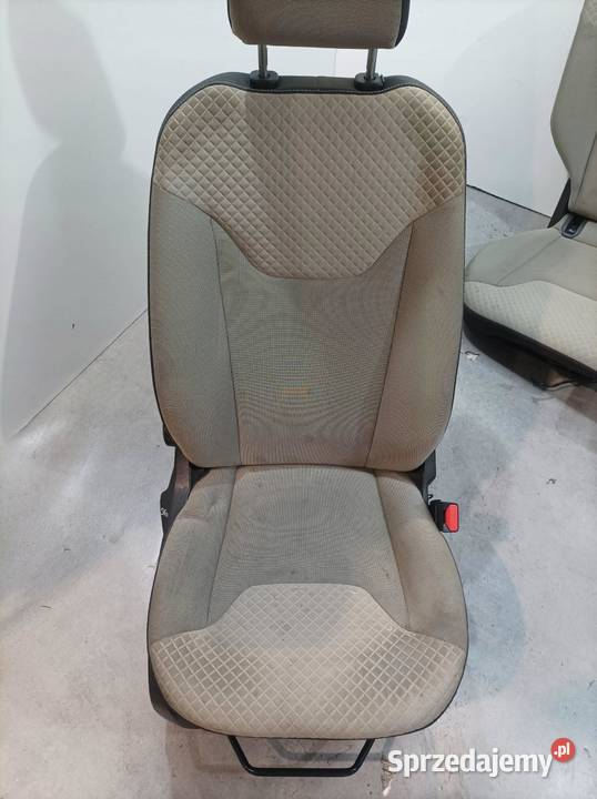 FOTELE PRZÓD TYŁ KOMPLET EU Ford Tourneo Courier Rok produkcji 2016