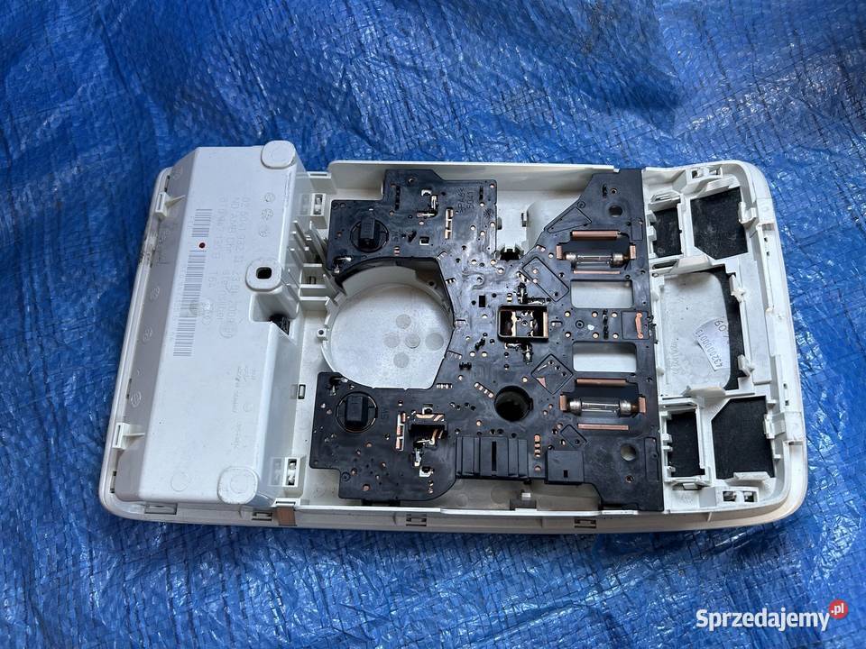Audi A4 B8 Lampka Podsufitki 8T0947135B Bolesławiec