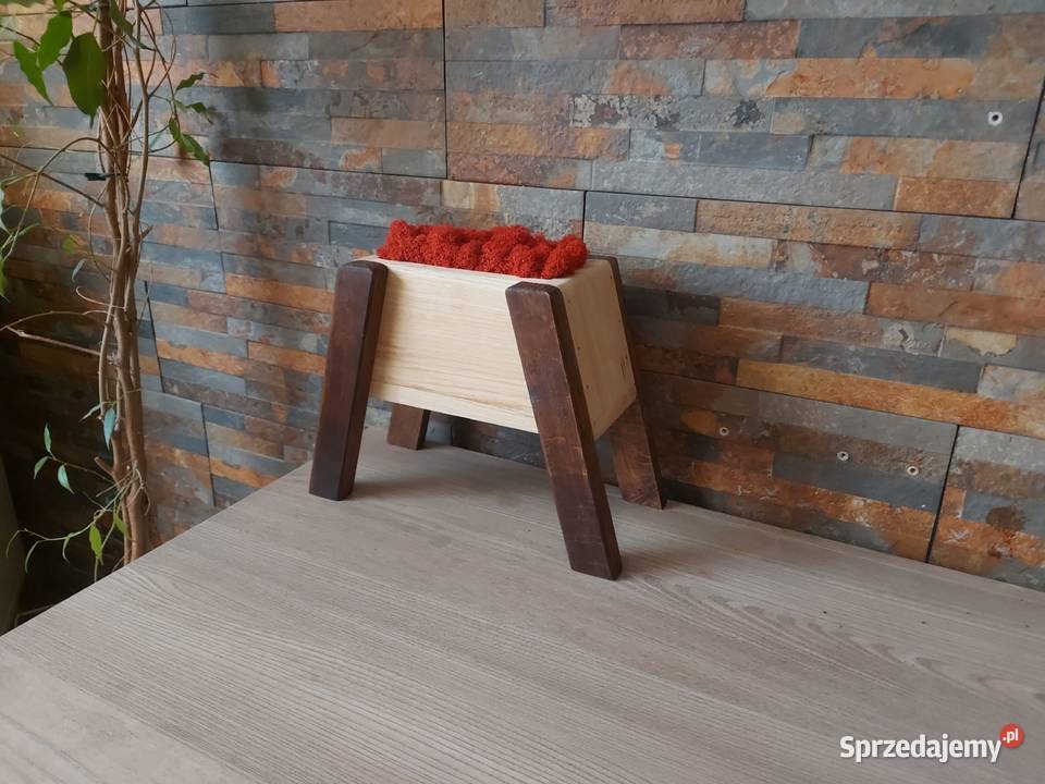 Doniczki dębowe ozdobione mchem dekoracyjnym odcienie brązowego śląskie Bielsko-Biała