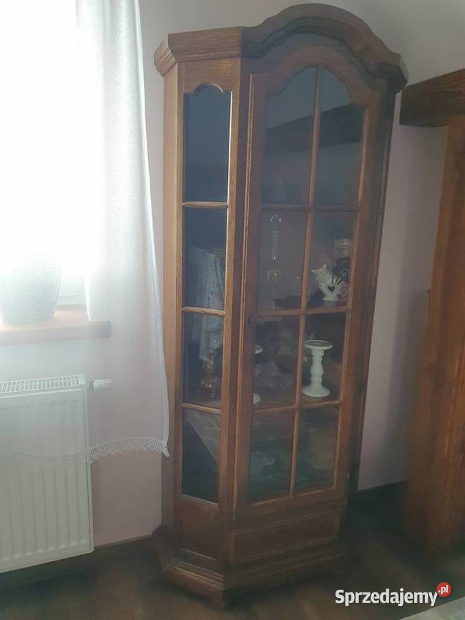 Sprzedam drewnianą witrynę stojącą Baldram