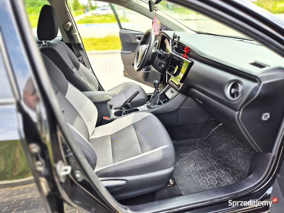Toyota Auris Kombi 16 Active 2017 Rok produkcji 2017 Warszawa