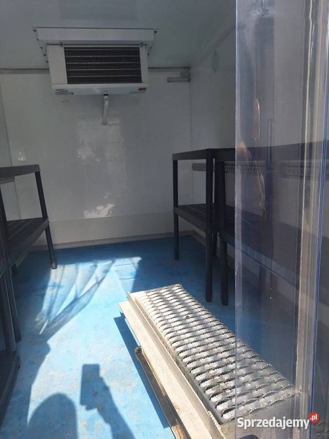 Chlodnia przyczepka przyczepa mobilna komunia