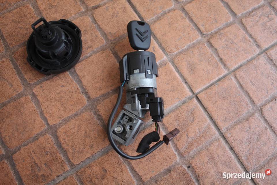 STACYJKA WKŁADKA KLUCZYK KOREK WLEWU PALIWA