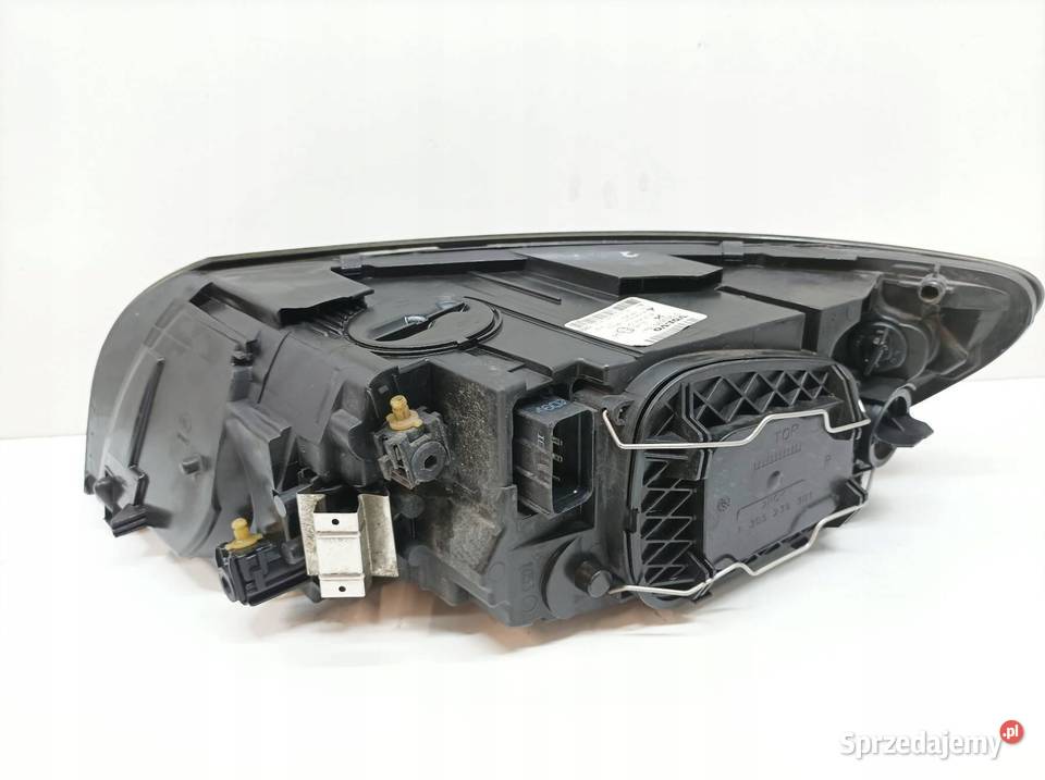 LAMPA PRZÓD PRAWA EUROPA LIFT 31265695RH Volvo