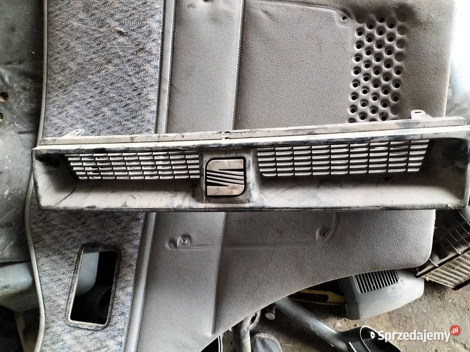 ATRAPA GRIL SEAT TOLEDO 9195 Kamień-Kolonia