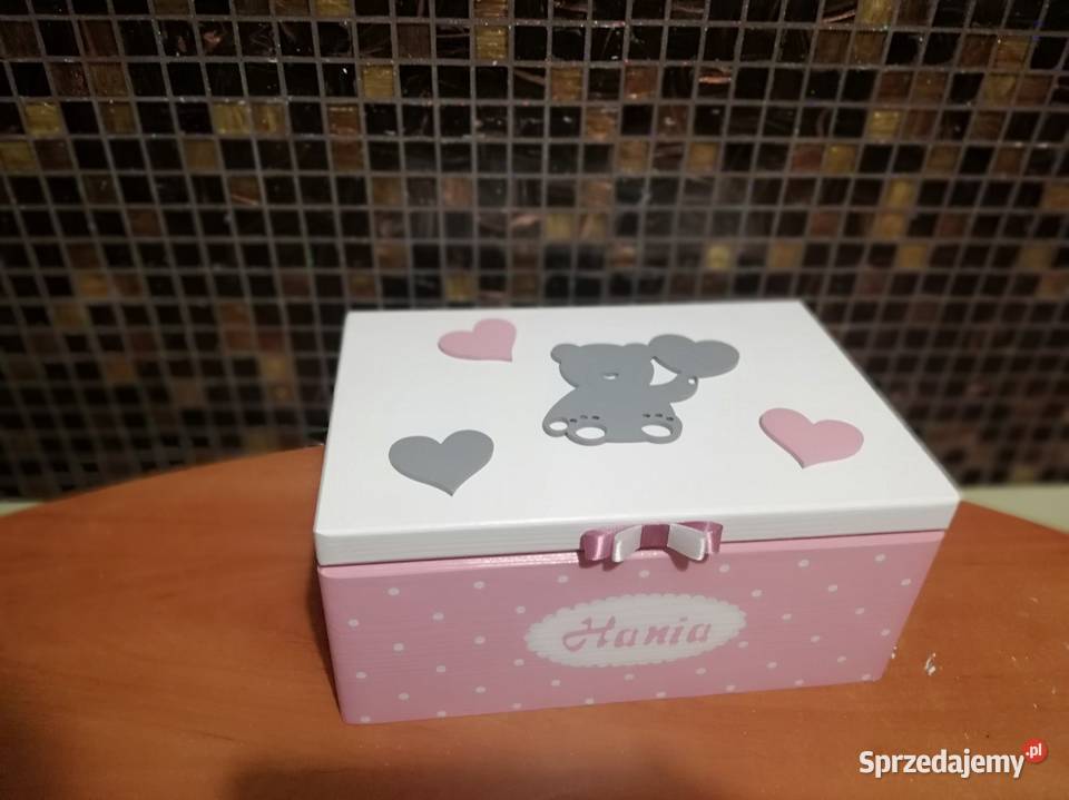 Kuferek dziewczynki z imieniem roczek chrzest opolskie Kędzierzyn-Koźle