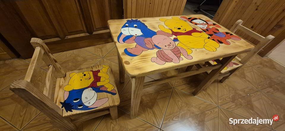 Stolik z krzesełkami dzieci