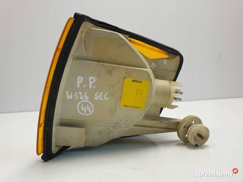 Mercedes W126 COUPE SEC PRAWY KIERUNKOWSKAZ Rudka