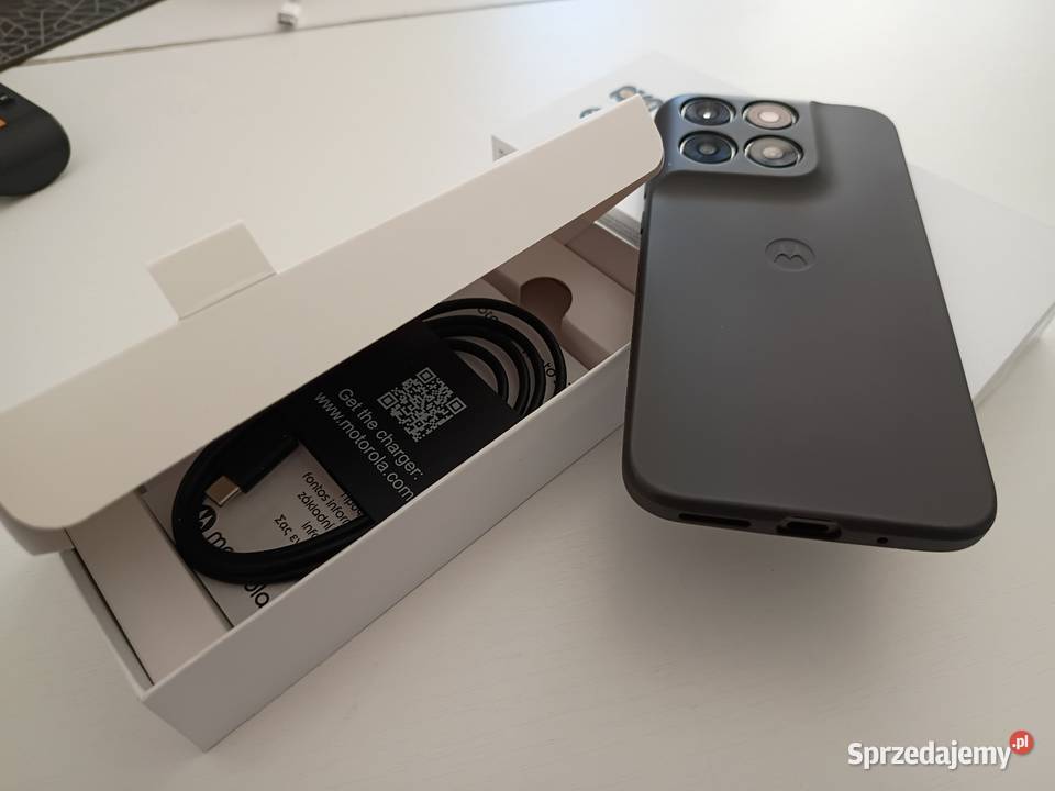 Telefon komórkowy Motorola Ryn