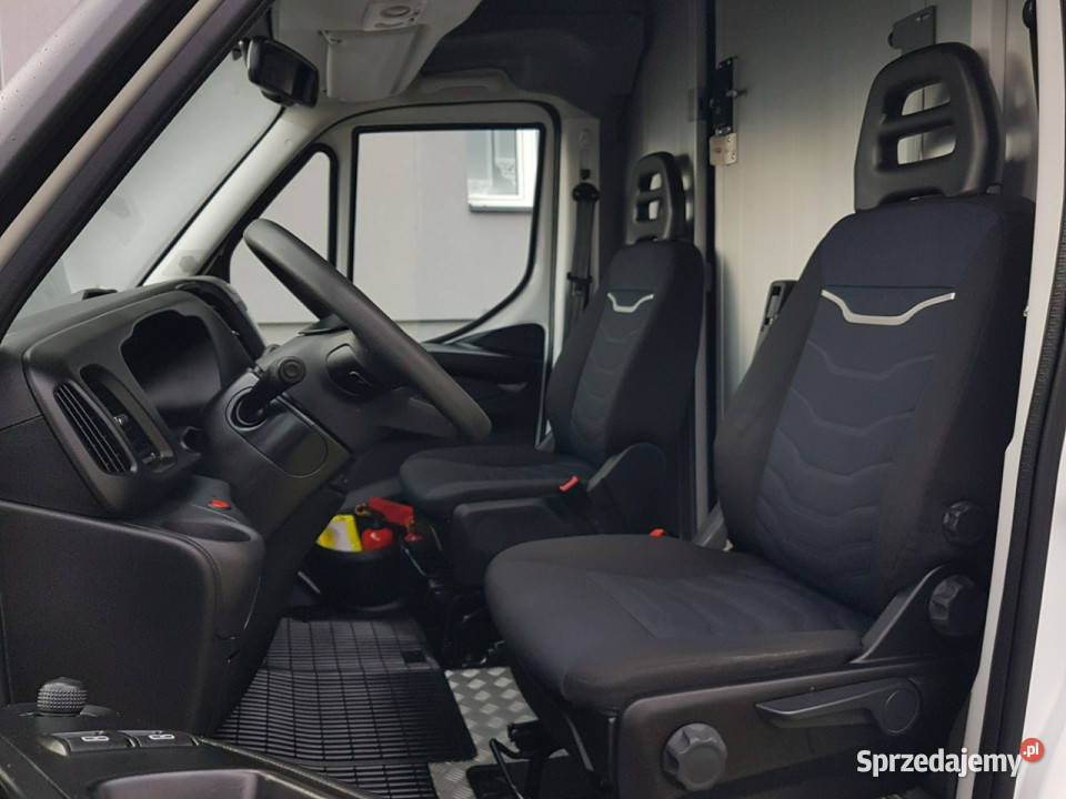 Iveco Daily KONTENER NISKOPODŁOGOWY 443x223x242 garażowany Poręba