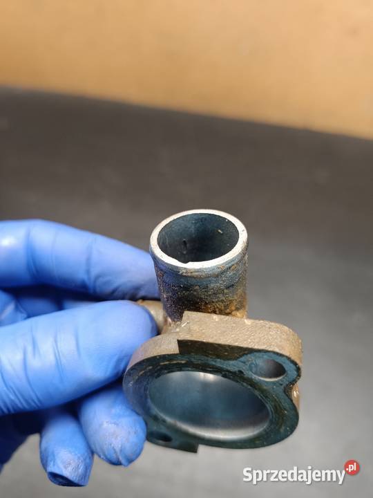 Pokrywa termostatu osłona dekiel silnik części małopolskie Gołaczewy sprzedam