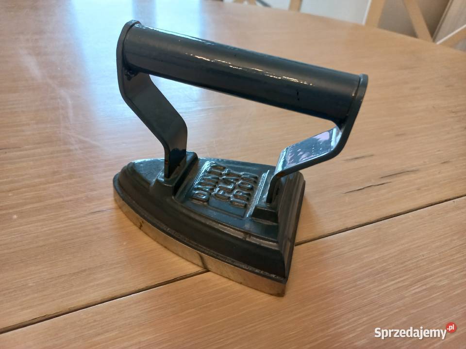 Stare żelazko w stanie Piastów