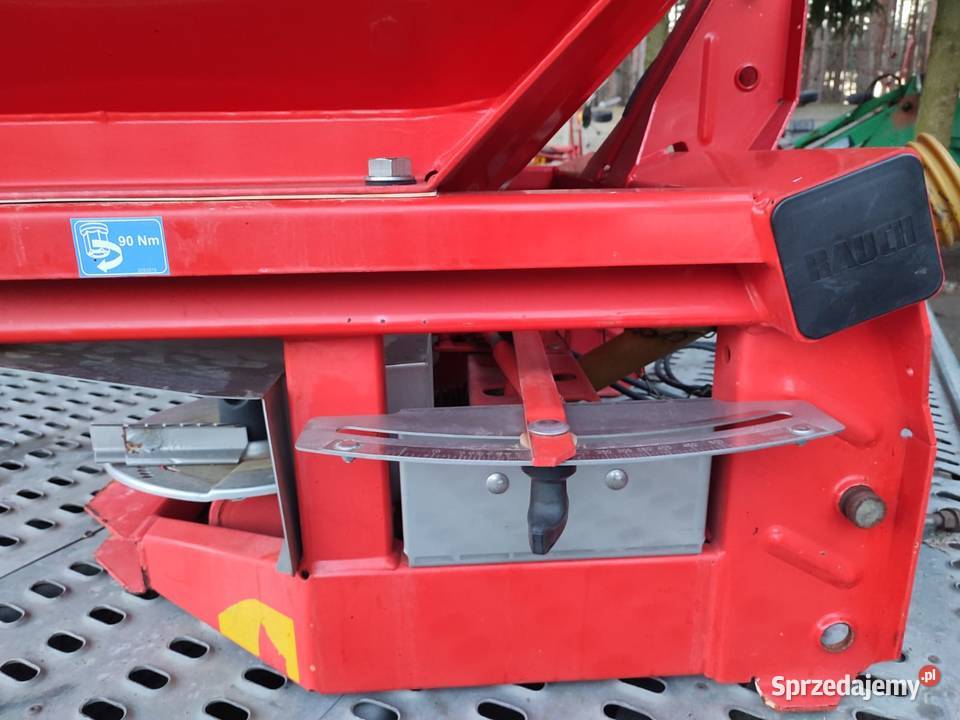 Rozsiewacz RAUCH MDS 932 D 900l nadstawka 400 l nieuszkodzony sprzedam