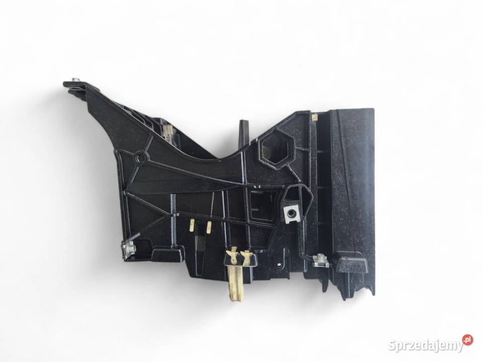 RAMKA KOSZ STELAŻ RADIA AUDI A3 8P 8P0858005B osobowe świętokrzyskie Działoszyce