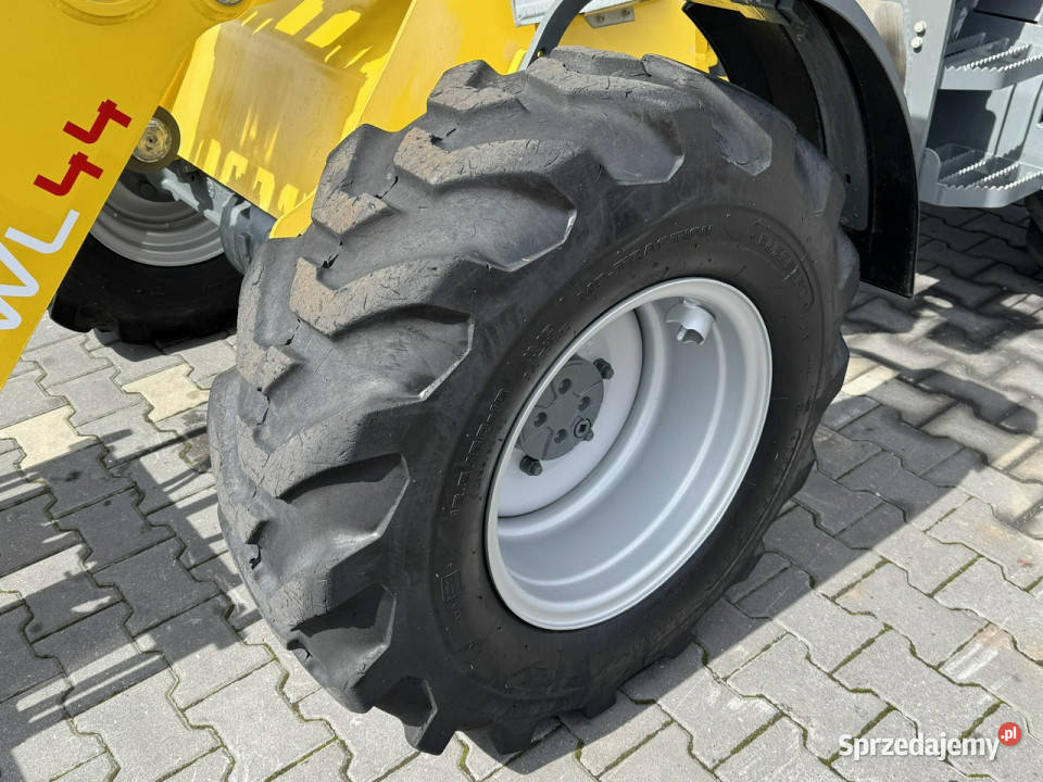 średnia kołowa Wacker Neuson WL 44 Łyżka Widełki