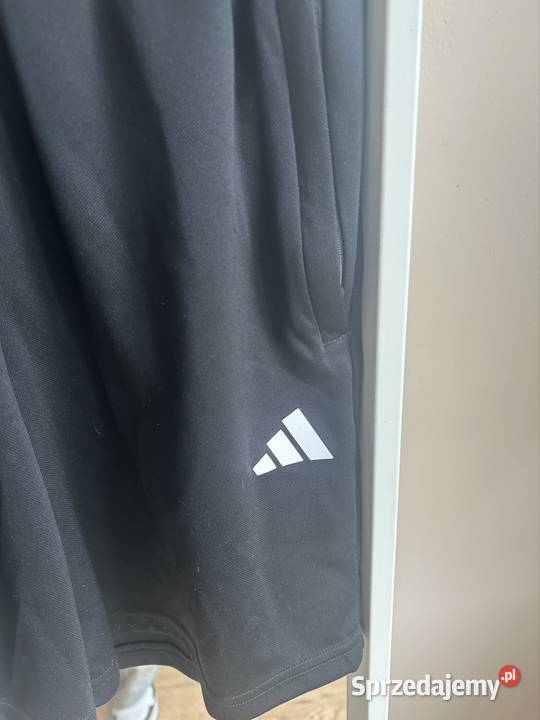 Czarne spodenki Adidas sportowe wygodne Black Pozostałe Poznań