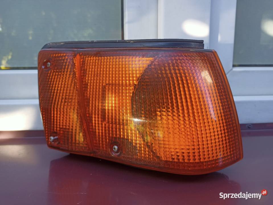 Nissan Sunny N13 kierunkowskaz kierunek migacz osobowe