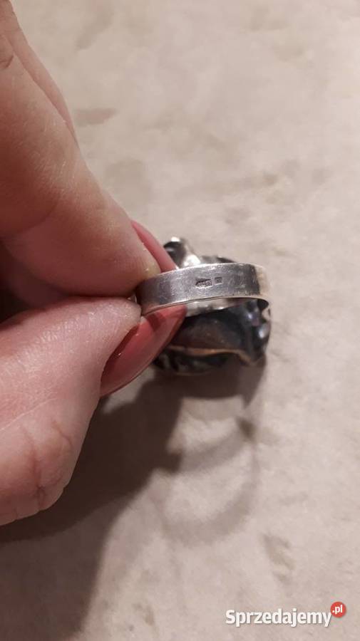 pierścionek srebrny z koralową kulką Pierścionki Skaryszew