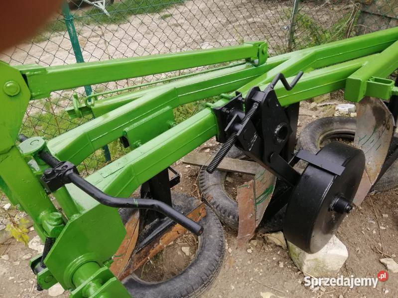 PŁUG BOMET 3SKIBOWY ZRYWALNY Pługi Szczebrzeszyn