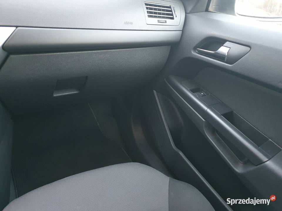 OPEL ASTRA 16 EcoTec 2011 150 Krajowy Stan Rok produkcji 2011 Katowice