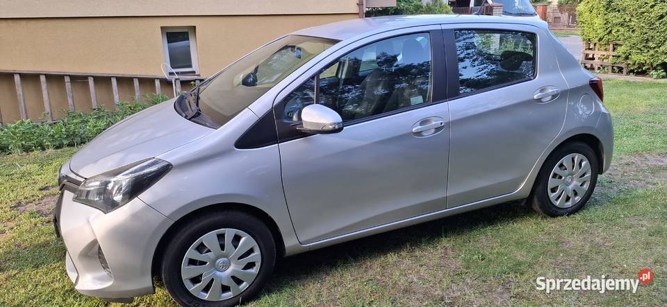 Toyota Yaris III 10 VVTi 69 2015 zadbana Niski Yaris Pruszków sprzedam