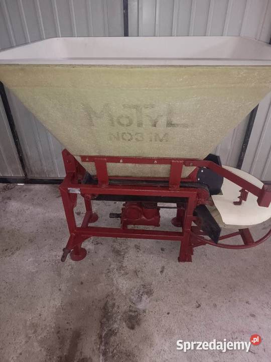 Rozsiewacz nawozu Motyl nieuszkodzony lubelskie Ulan-Majorat