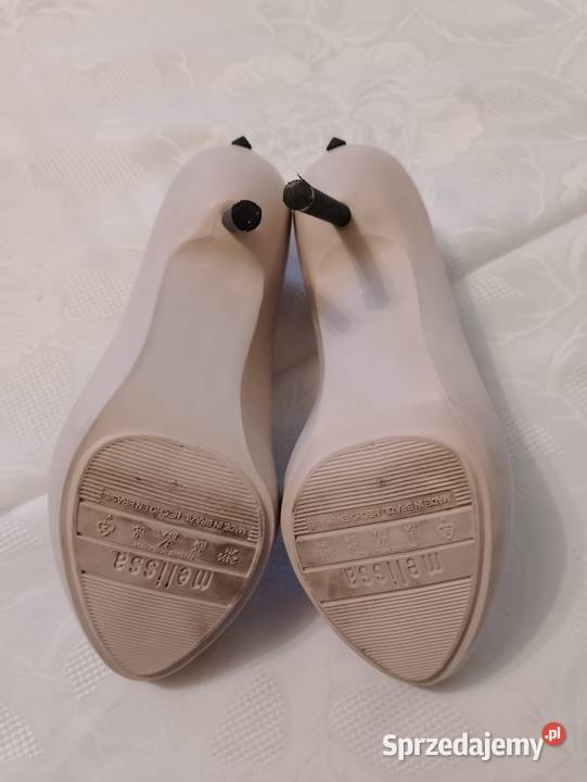 Szpilki MELISSA beżowe peep toe ozdobne czarne