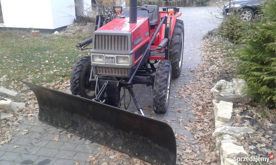 Minitraktor Yanmar 28 Woźniki