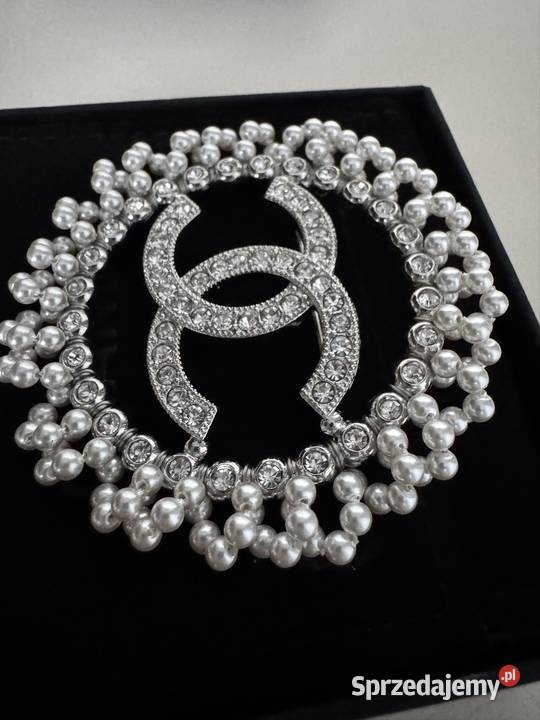 Duża broszka Chanel 6 cyrkonie i perełki ręki sprzedam
