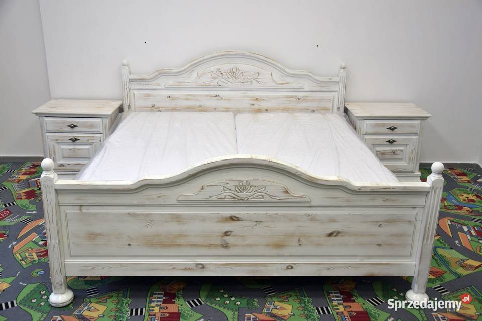 łóżko z nowymi materacami i szafkami - komplet jak nowy
