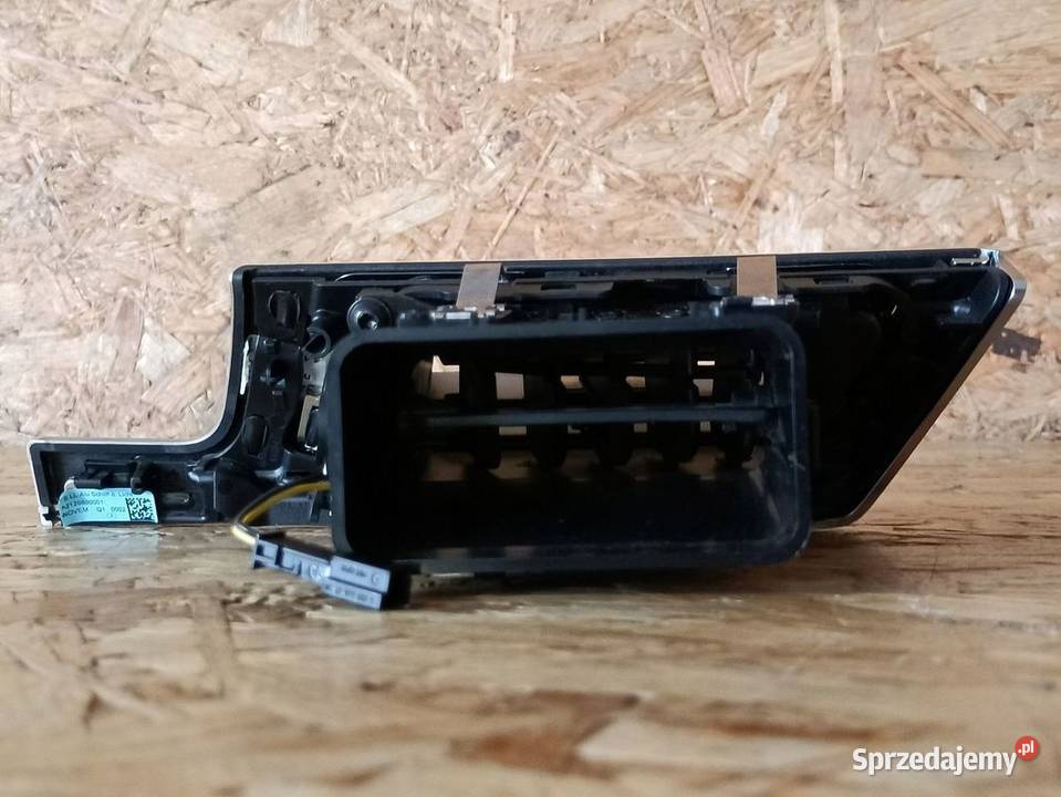 MERCEDES W212 LIFT KRATKA NAWIEWU LEWY PRZÓD