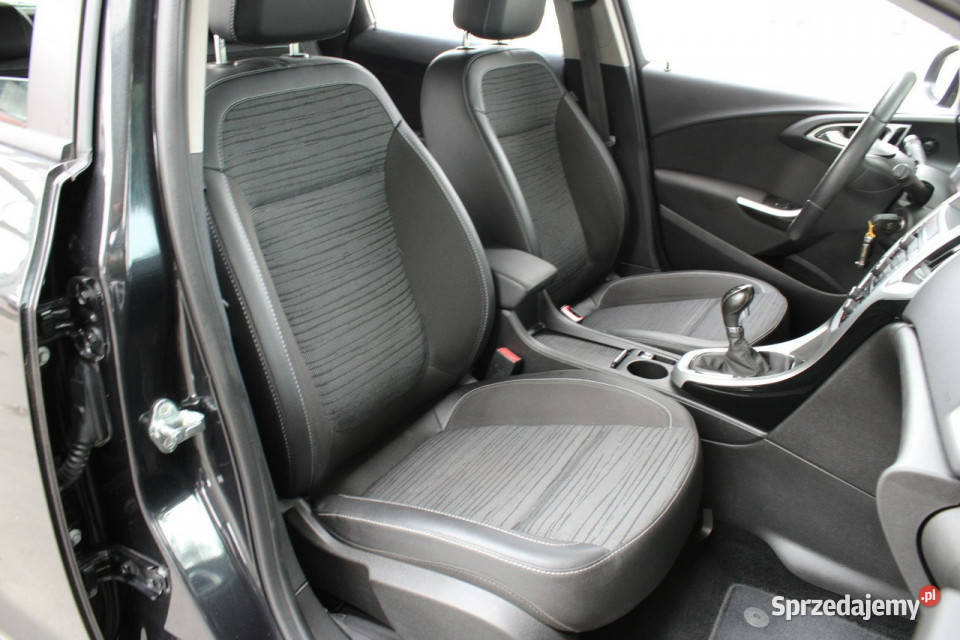 Opel Astra BezwypadkowyBogate wyposazenieSuper Rok produkcji 2014 Gliwice sprzedam