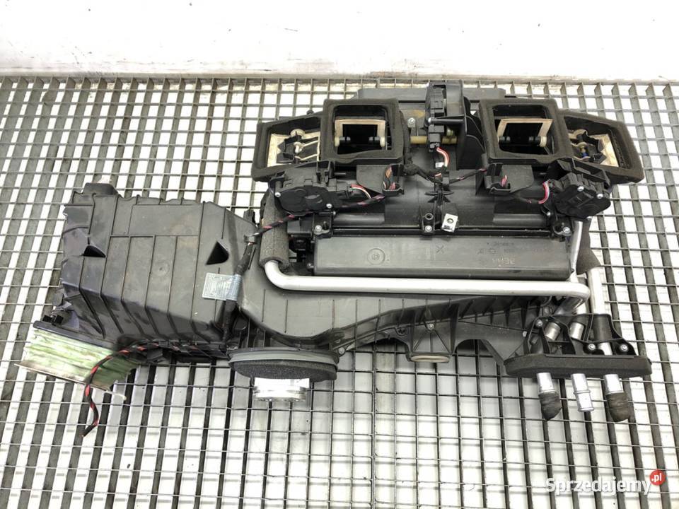 NAGRZEWNICA KOMBAJN BMW F07 9202574 Hatchback