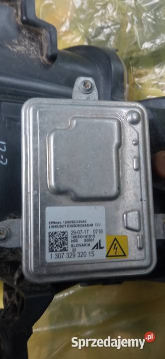 Lampa przednia jeep Cherokee KL Xenon prawe Lampy przednie Bystrzyca