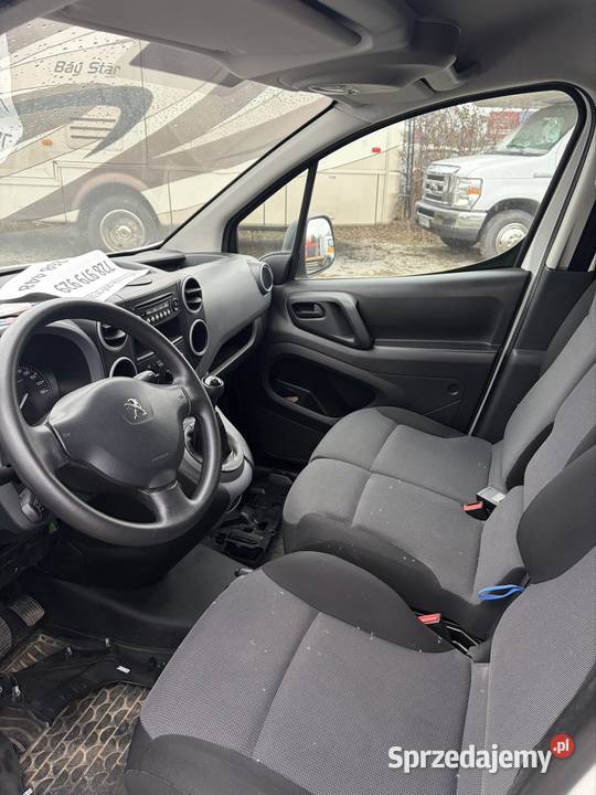 Peugeot Partner Krajowy 3 osobowy biały Partner Warszawa