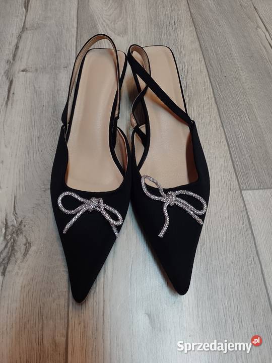 43 Czarne bogato zdobione czółenka wieczorowe z