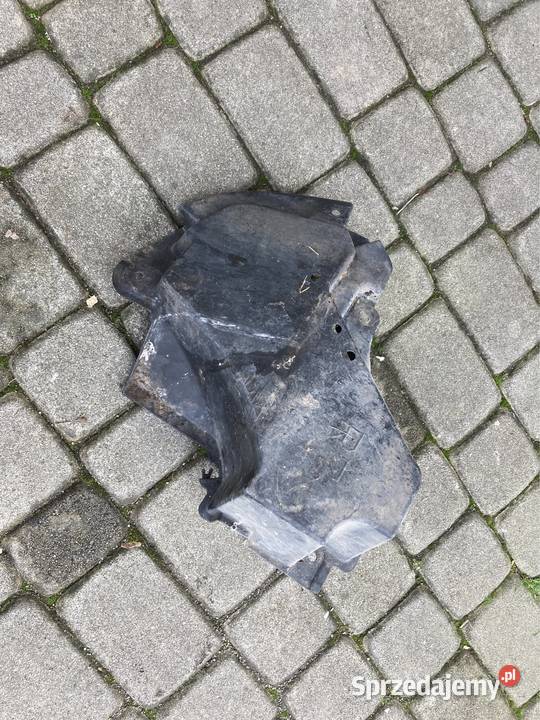 Osłona podwozia prawy tył Auris II Karoseria