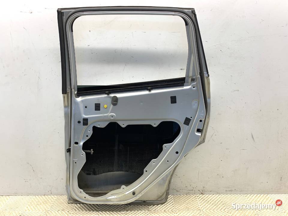 DRZWI PRAWY TYŁ FORD KUGA I SUV 0812 Moondust osobowe