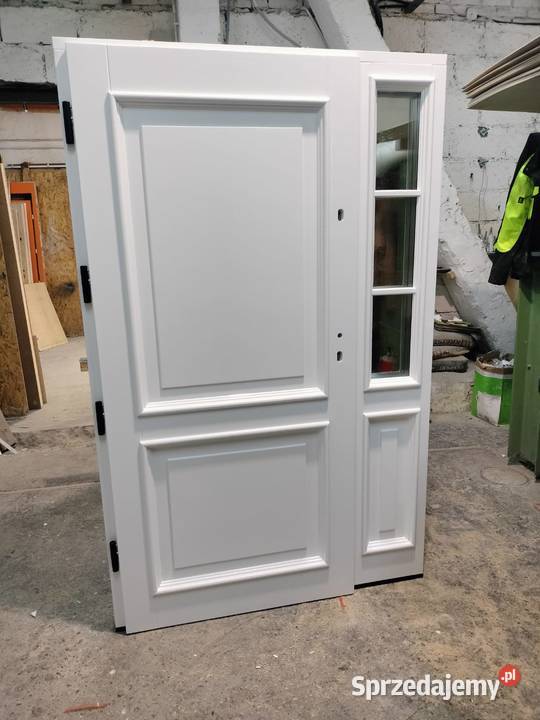 DRZWI DREWNIANE ZEWNĘTRZNE DOSTAWA MONTAŻ Legionowo