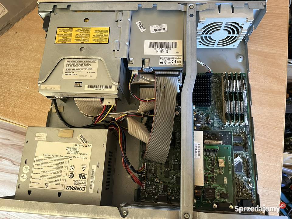 Zabytkowy komputer PC Compaq Deskpro 2000 5120 Brzana