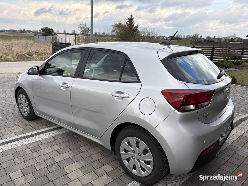 Kia Rio 12m