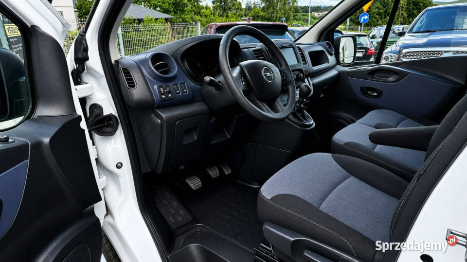 Opel Vivaro 16 CDTi 125 5osobowy przeszklony
