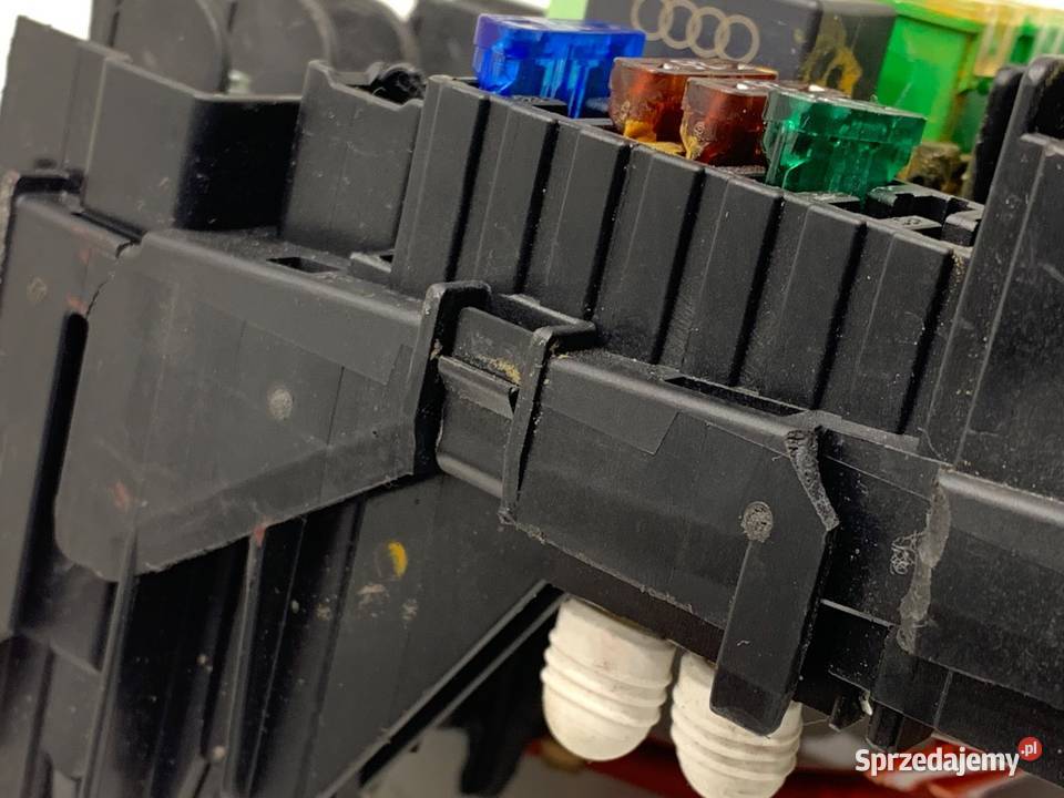 SKRZYNKA BEZPIECZNIKÓW VW TROC 5Q0937125G