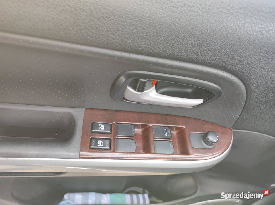 Suzuki Grand Vitara 19 DDIS 2006 r Rok produkcji 2006 Rzeszów