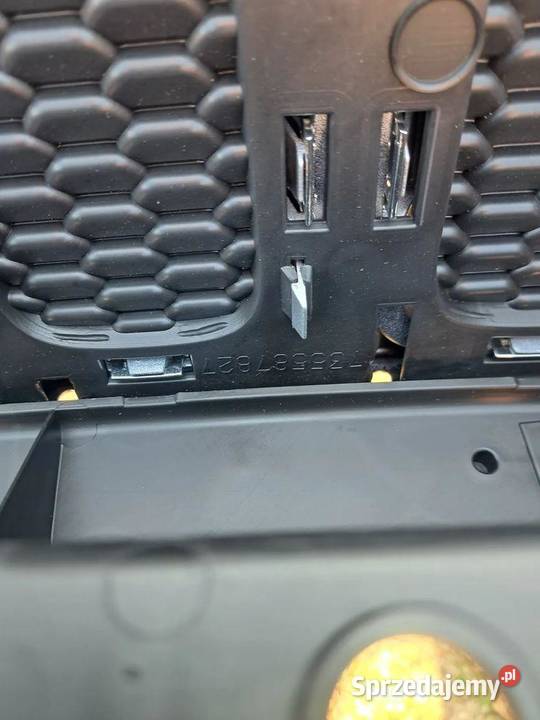 Grill Atrapa chłodnicy Jeep Renegade 735587828