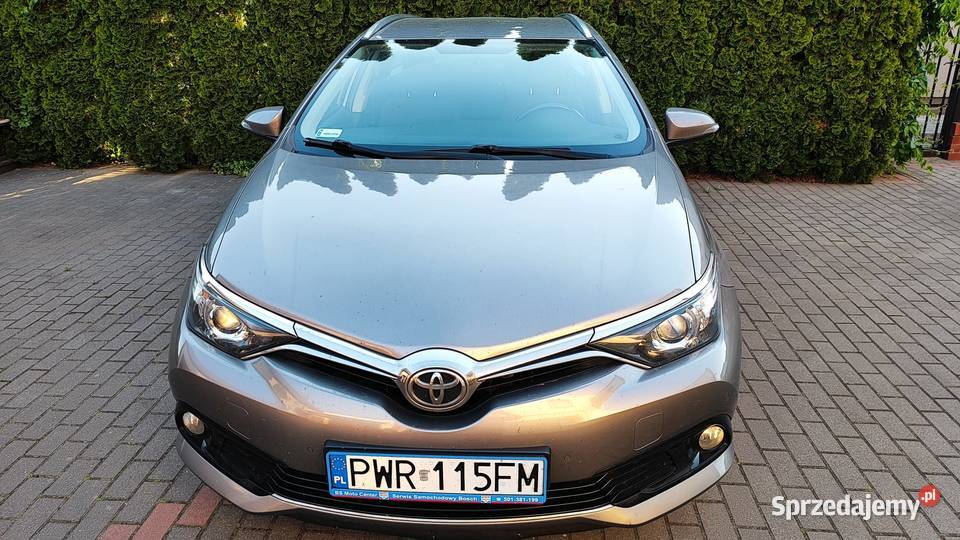 Toyota Auris Kombi 1600ccm 132 lpg 65l na 100 autoalarm