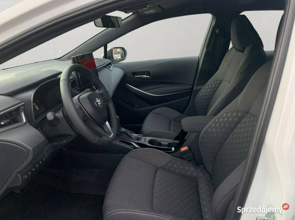 Toyota Corolla Nowa Hybryda 140 18 Pakiet Tech gniazdo AUX Szczecinek