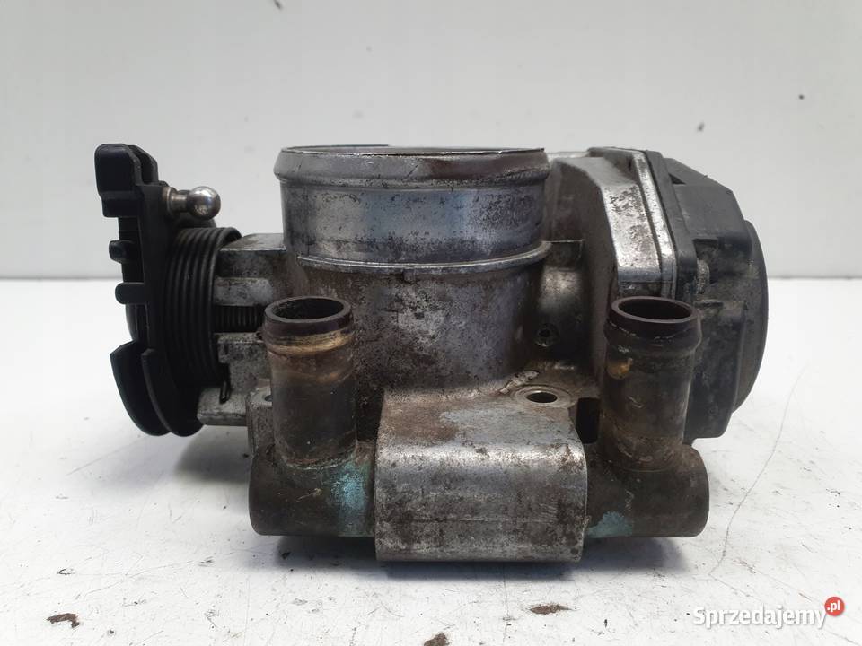 VW Passat B5 18 20V PRZEPUSTNICA 058133063H