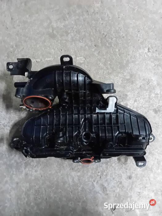 Kolektor ssący 15 hybryda toyota yaris III 14r Wola Jachowa