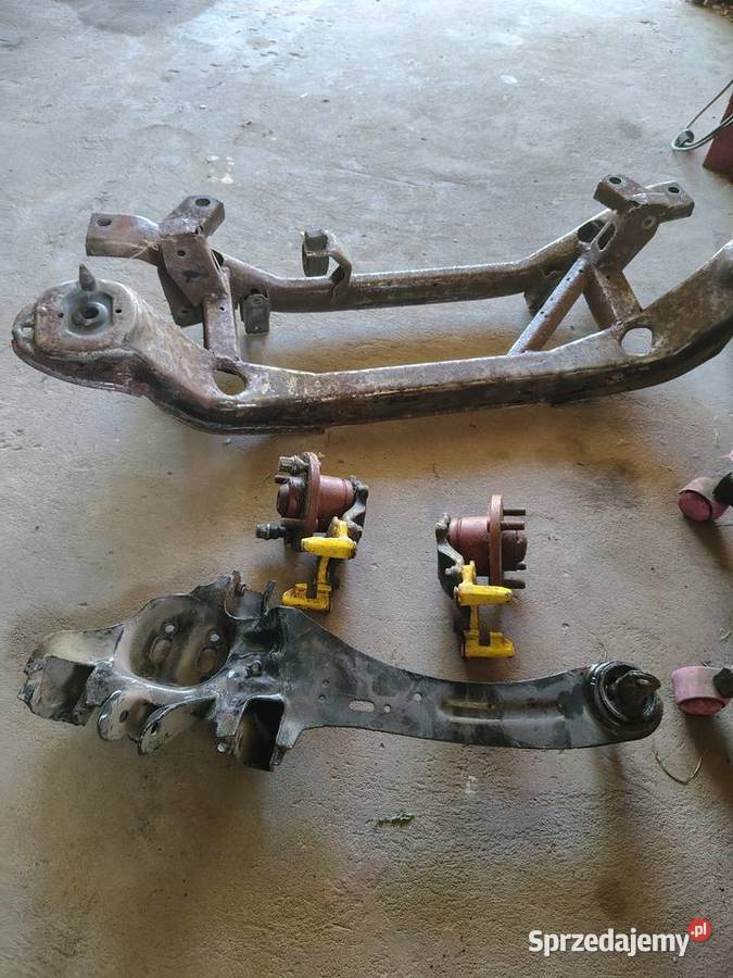 Sprzedam 2x Ford Focus 3100 Focus Sandomierz